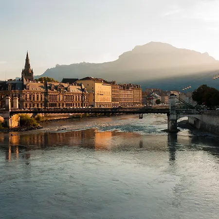 De L'europe Hyper-centre